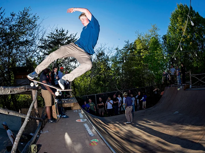 <!--daatl17-bt-->

Wood on wood, Jake Wooten checks the stability of the railing with a Tail-Bash.