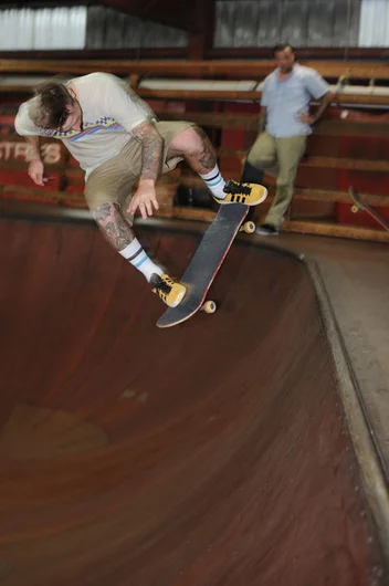 Aaron Austin brought the young guy moves like this backside 360 to fakie.<!-- Old Man Appreciation Bowl Jam 2012 -->