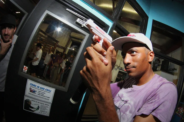 <!--dwdemo2018-->

Alex blasting with the promo Deathwish squirt guns…Alec looks a little concerned.
