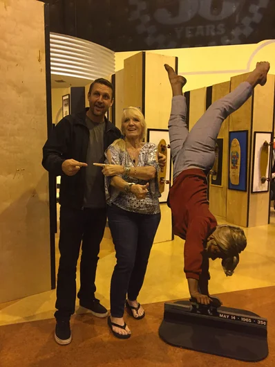 <!--zatcali-->
Then BS one-upped us both by getting a doubles “this guy right here” with her. She even threw in a “thumbs up.”