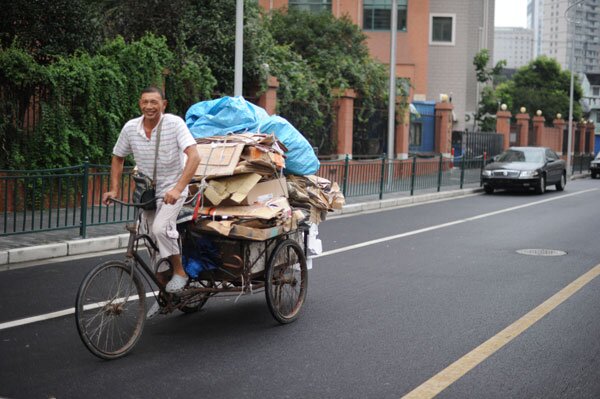 Shanghai Tourist Mission: A small haul with a man