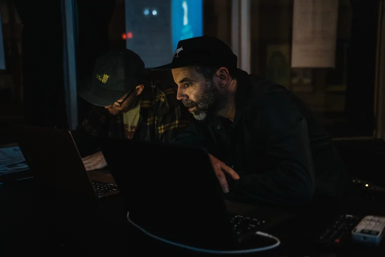 Zitzer after dark: Paul reading these trivia answers closely before we kick off Skate Trivia with Tincan Skatelore!

<!--tampapro23thursdaynight-->