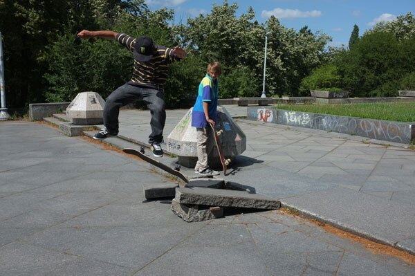 Lurk Through Prague 2011: Stalin plaza