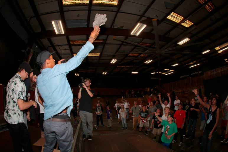 <!--soj15-->

A final product toss to end the day.