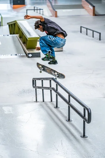 Yesterday's Skater XL Best Trick 3rd place finisher, Reemy Aniceta, takes his Tre flip lip down the round rail

<!--damnamnetherlandsday3-->