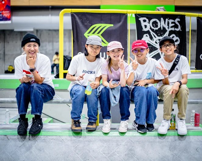 The Japanese Women's Skateboarding Olympic coach, Miho Miyamoto, was in the building supporting her skaters!

<!--damnamjapan2023womensfinals-->
