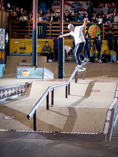 <!--pro20finals-->
Last years winner, Carlos Ribeiro Still gettin his grind on.