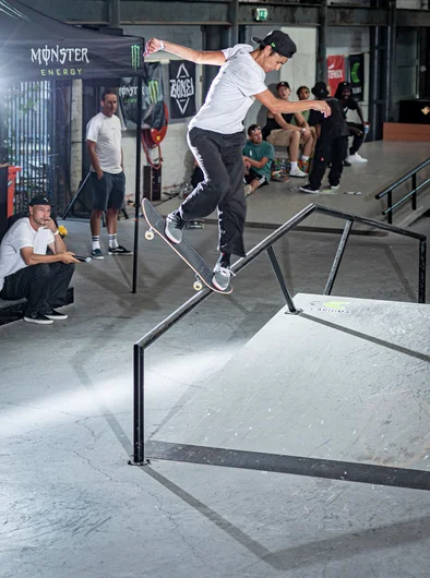 Mauro Iglesias twists one up and gets twisted with a Back 270 Noseblunt Slide.

<!--damnambreda22qualifiersphotos-->