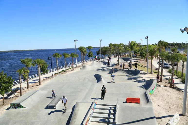 <!-- brandonskatepark2013exp -->

After the Harvest Jam, we had a full day to skate with Ryan Gallant and Joey Pepper. Bradenton Skatepark was our starting point.