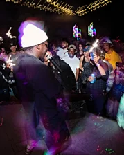 The Crowd was Buzzin