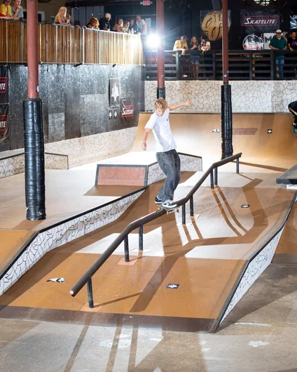 Liam going with the frontside feeble this time.

<!--backtoschoolbash2022-->