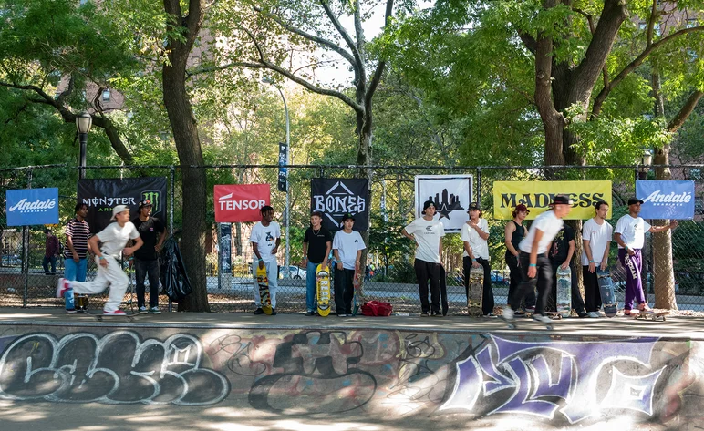 Sponsors & Skaters, that’s a good sign!

<!--damnamnyc2022day2-->