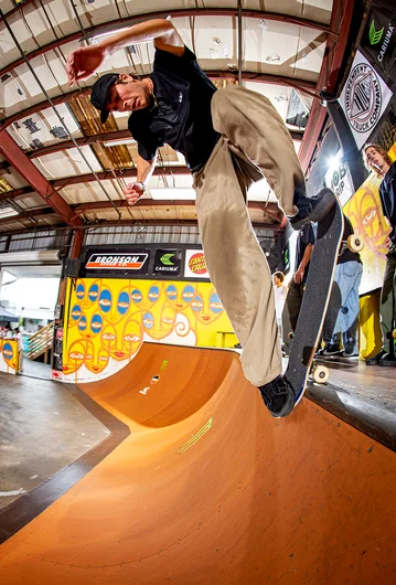 Greyson Beal keeps it classy with a Backside Noseblunt.

<!--thursdaypracticetampaam2021-->