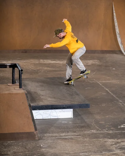 Anthony Biggs has a really good front crook. It's awesome to see that ledge back on the ground and not on the pyramid.


<!--harvestjam2022-->