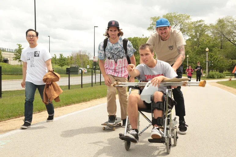 <!--lakaiflare-->

And we are off to Grant Park. This dude wasn't going to let a knee injury make him miss the demo.