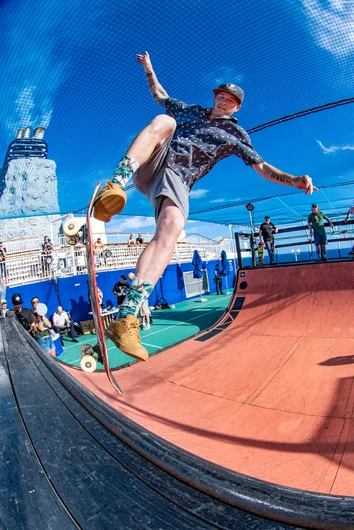 Blunt fakie from another SPoT OG, Anthony Furlong.

<!--floggingmollycruise23-->