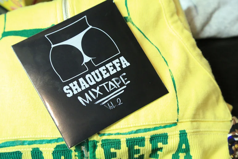 <!--shqv2-->
I really like the Shaqueefa Mixtape Vol. 2 packaging. It's simple and to the point just like the video.