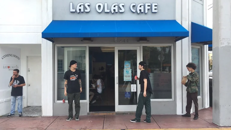 <!--spotrtmiami-->

Sunday morning we stopped at a well known breakfast spot on South Beach.