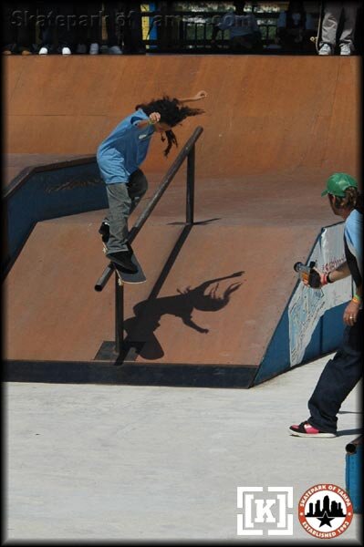 Nyjah Huston - backside smith grind