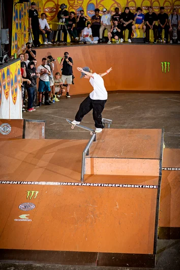 Filipe startin’ the run off solid, with a lanky Frontblunt Slide.

<!--TampaAm21Finals-->