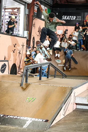 Keenan starts things off with a mind bender. Front shuv bluntside. Front biggie blunt slide? I don't know... it was crazy and this photo is a make!
<!--tampaam2023indybesttrick-->