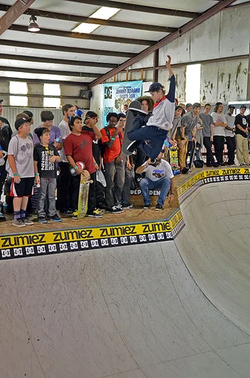 The Bowl Jam is always fun to see. This is 1080 baby, Tom Schaar. I guess when you can do 1080 on Mega-Ramps it is easy to fully tweak a stalefish.<!-- Make-A-Wish Article -->