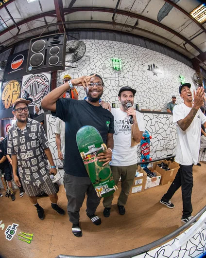 Felipe threw his board into the crowd so we got a photo of the dude that caught it!

<!--tampapro22finals-->