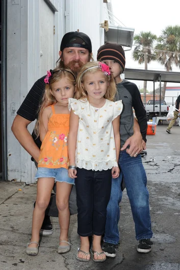 After a late night, it’s straight to an early morning at the Park for the last day of Tampa Am.  Duffy and his crew of little ones are here to take it all in.<!-- Tampa Am 2012 Photos -->