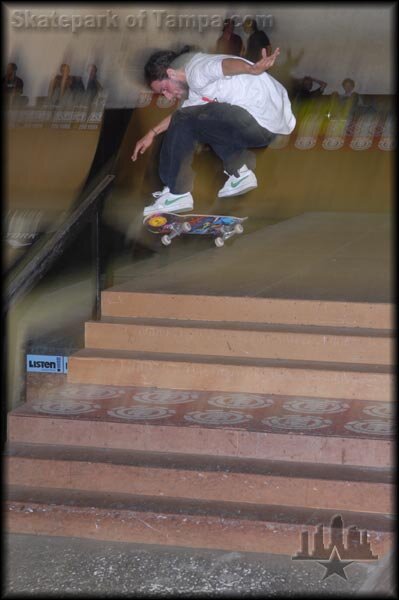 Mike Espinosa - nollie flip