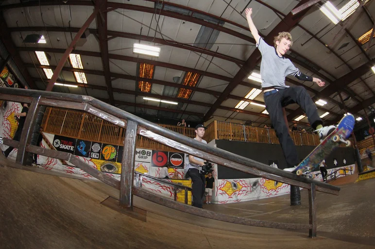 <!--hj18-->

Tyler Wolford : Front Blunt

