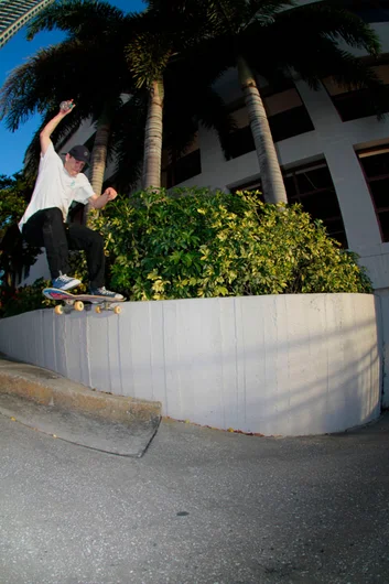 <!--toaweekend-->

Dane Brady with a FS Tail. He had his water bottle in his hands the whole session!