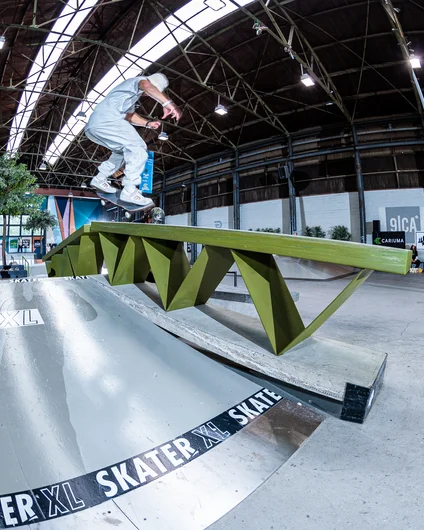 Douwe really wanted a shot at this kickflip nosegrind nellie flip after time ended. Sorry Douwe. See you next year!


<!--damnamnetherlandsday2besttrick-->
