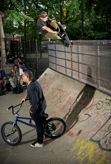 <!--danyc18practice-->

The Grate isn’t necessarily even easy to ride up and down, Niko Howard goes next level with Blunt Nosegrab Fakie.