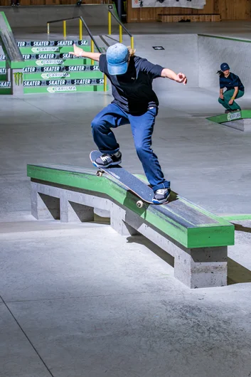 Bump to ledge crook from newcomer Yuno Takahashi

<!--damnamjapan2023practice-->