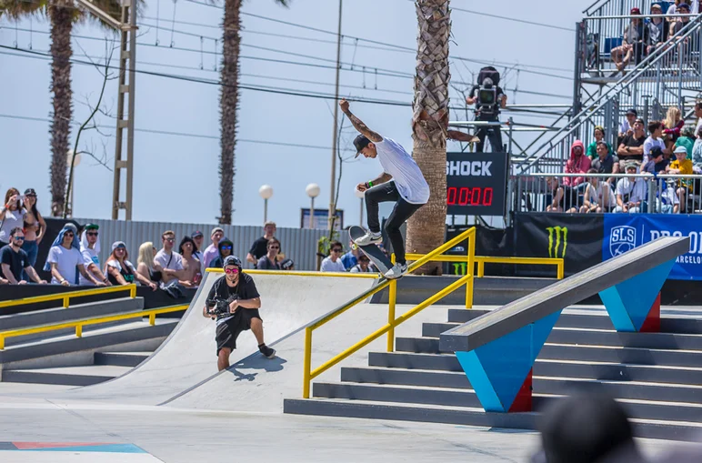 <!--17proopen-arcturo-->

Nyjah	Huston - Half	Cab	bluntslide.