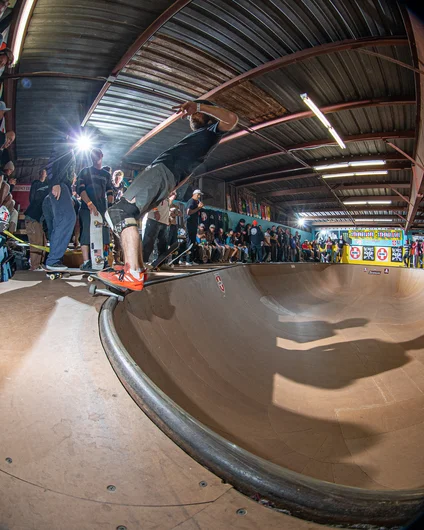 Sean Manson bending frontside around the camera flashes

<!--oldmanbowljam23-->