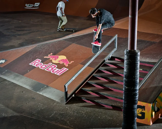 <!--ta14-t-->

Oscar Meza with a precise kickflip nosegrind.