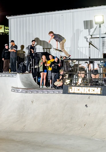 <!--pro17-consjambart-->

Jake Wooten - FS boneless.