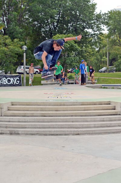 Julien Gagnon Kickflip Damn Am Canada 2012