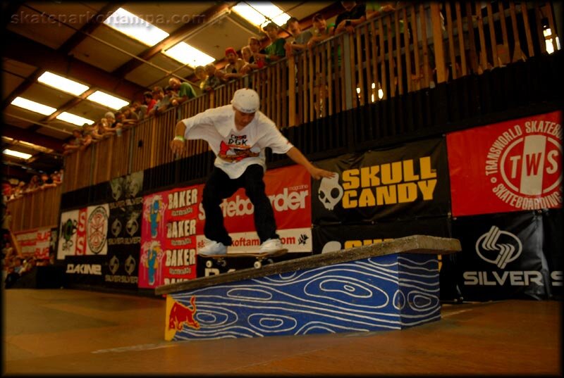 Lenny Rivas - backside nosegrind up