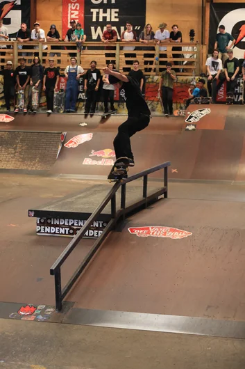 <!--coc2014-->
Kanaan Dern from Graffiti Skate Zone with a FS 5-0 across and down.