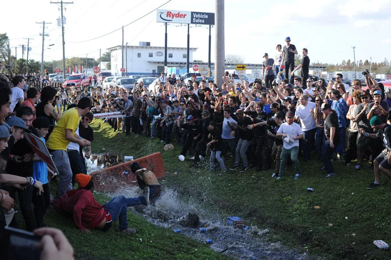 For some reason, the crowd at the Moat Race was twice the size as it usually is.<!-- Tampa Am 2012 Photos -->