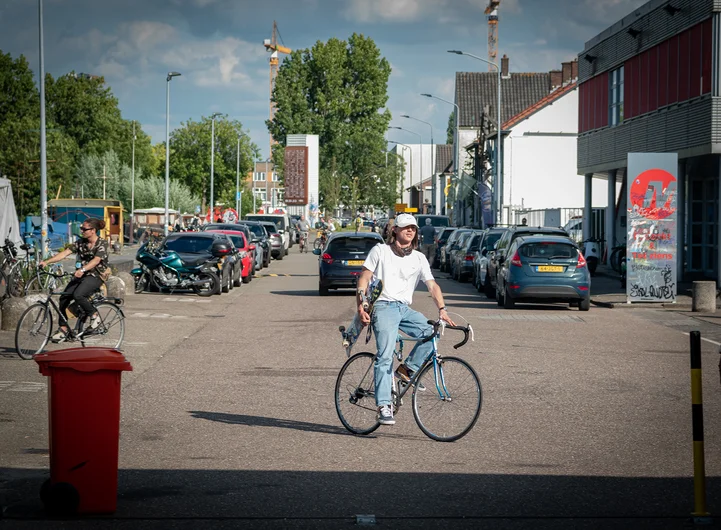 Bike to skate!  Now that’s healthy living!

<!--damnambreda22finalsphotos-->