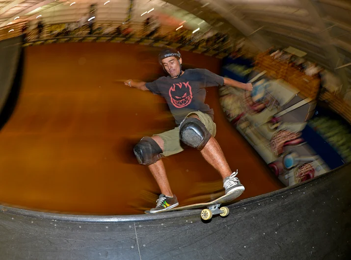 <!--ww14day2-->

In a cluster of air babies, Victor Sposito works the lip conveniently enough with a lipslide.


