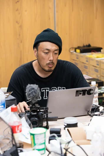 Hideki chipping away at all the clips he has been collecting all weekend. Too much footage to handle.

<!--damnamjapan2023mensqualifiers-->