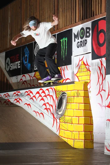 <!--conspurpvidfoto-->

Victor Scorza : High Risk Back 50