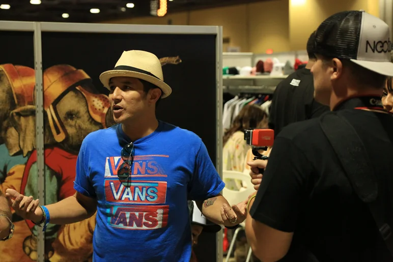 <!--agenda14-->

Story time with this legend.


















