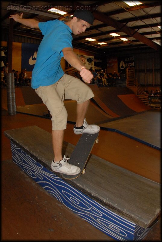 Andrew Sixberry - frontside noseblunt slide