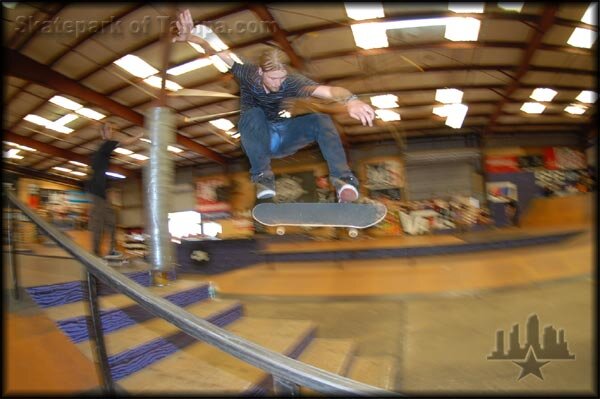 Matt Giles - kickflip