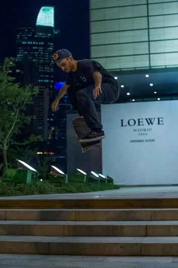 <!-- damnamchina2013 -->

Thanks Rob Meronek for the overkill ollie photo. 